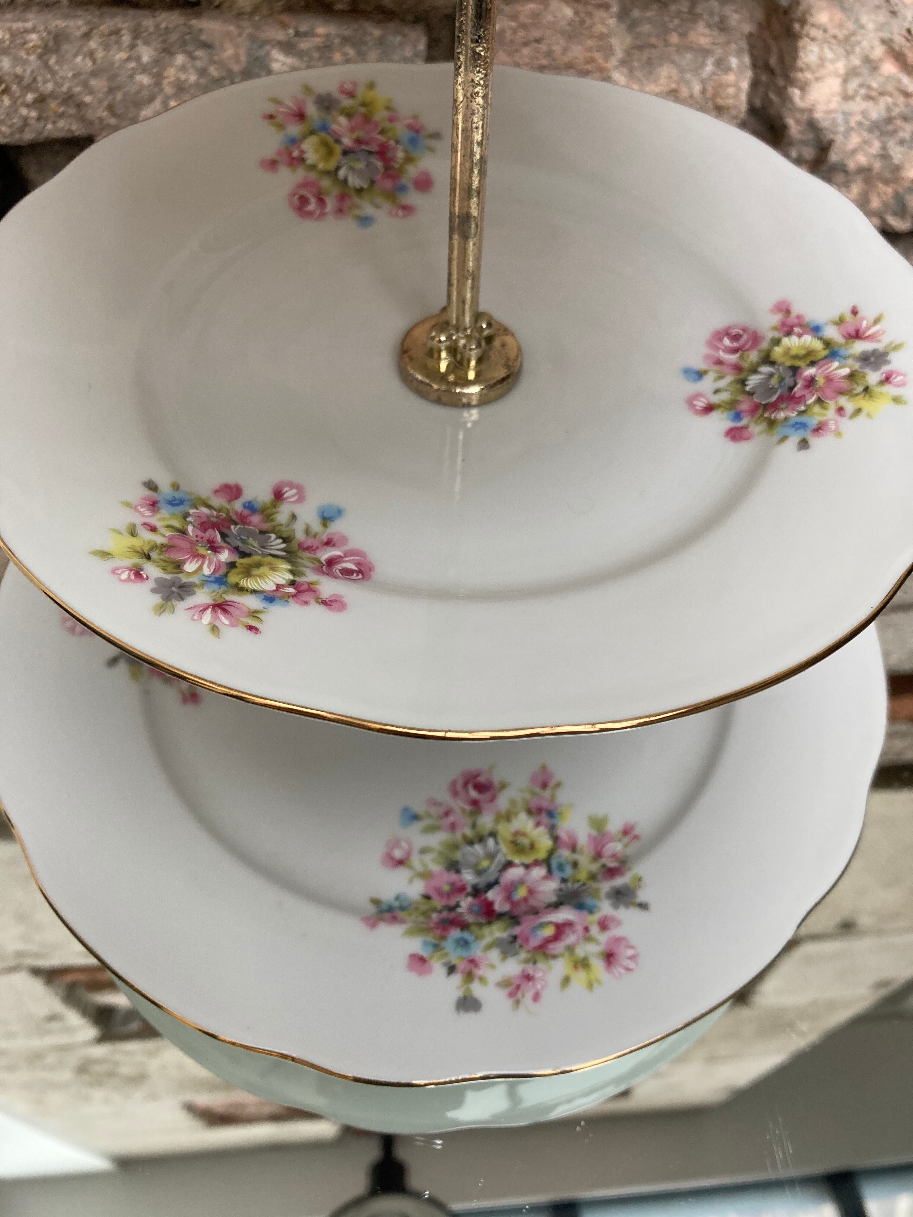 Silent servant flowered porcelain