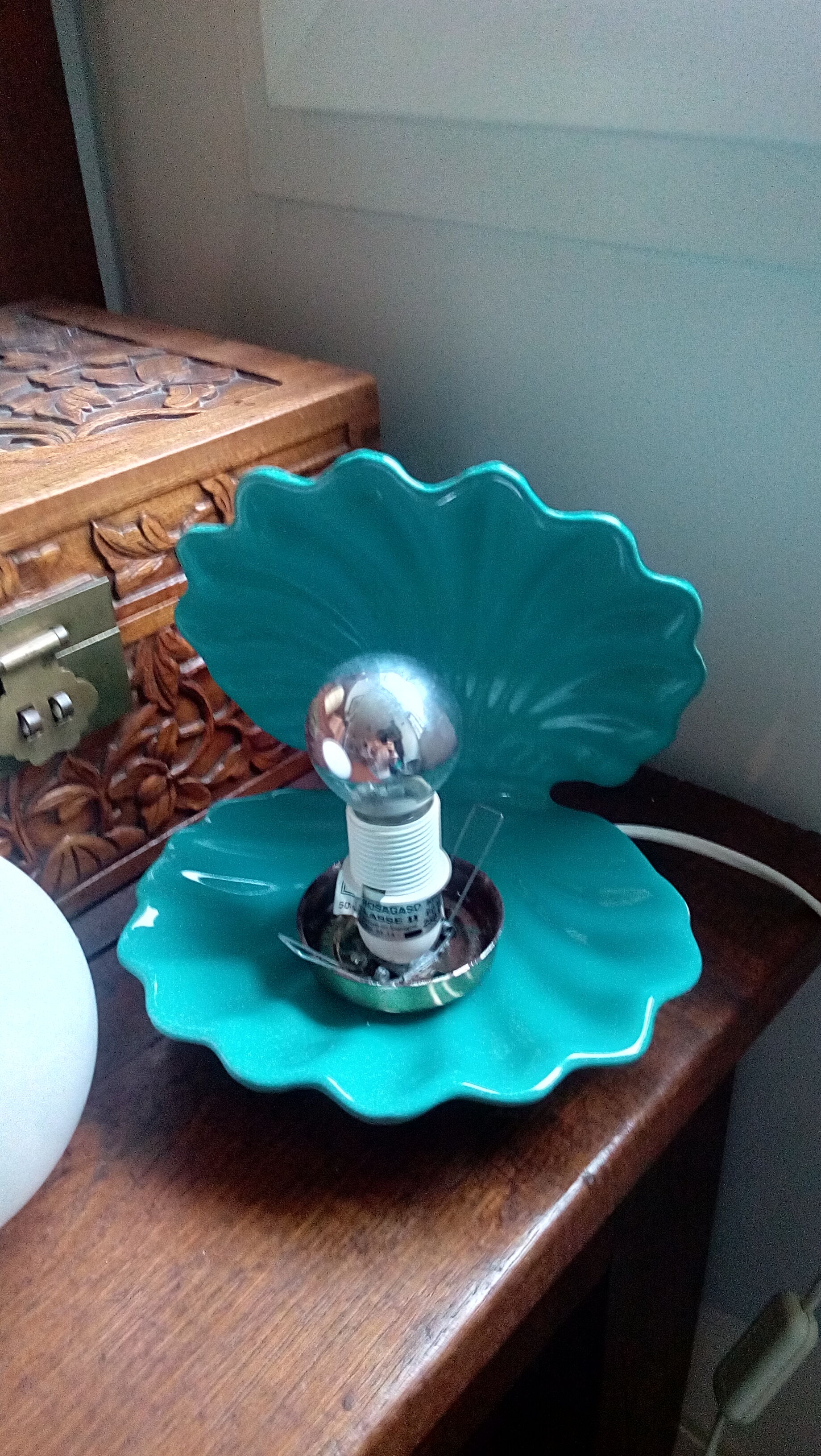 Turquoise blue scallop lamp
