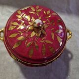 Jewellery box, vintage porcelain bonbonnière from Limoges.