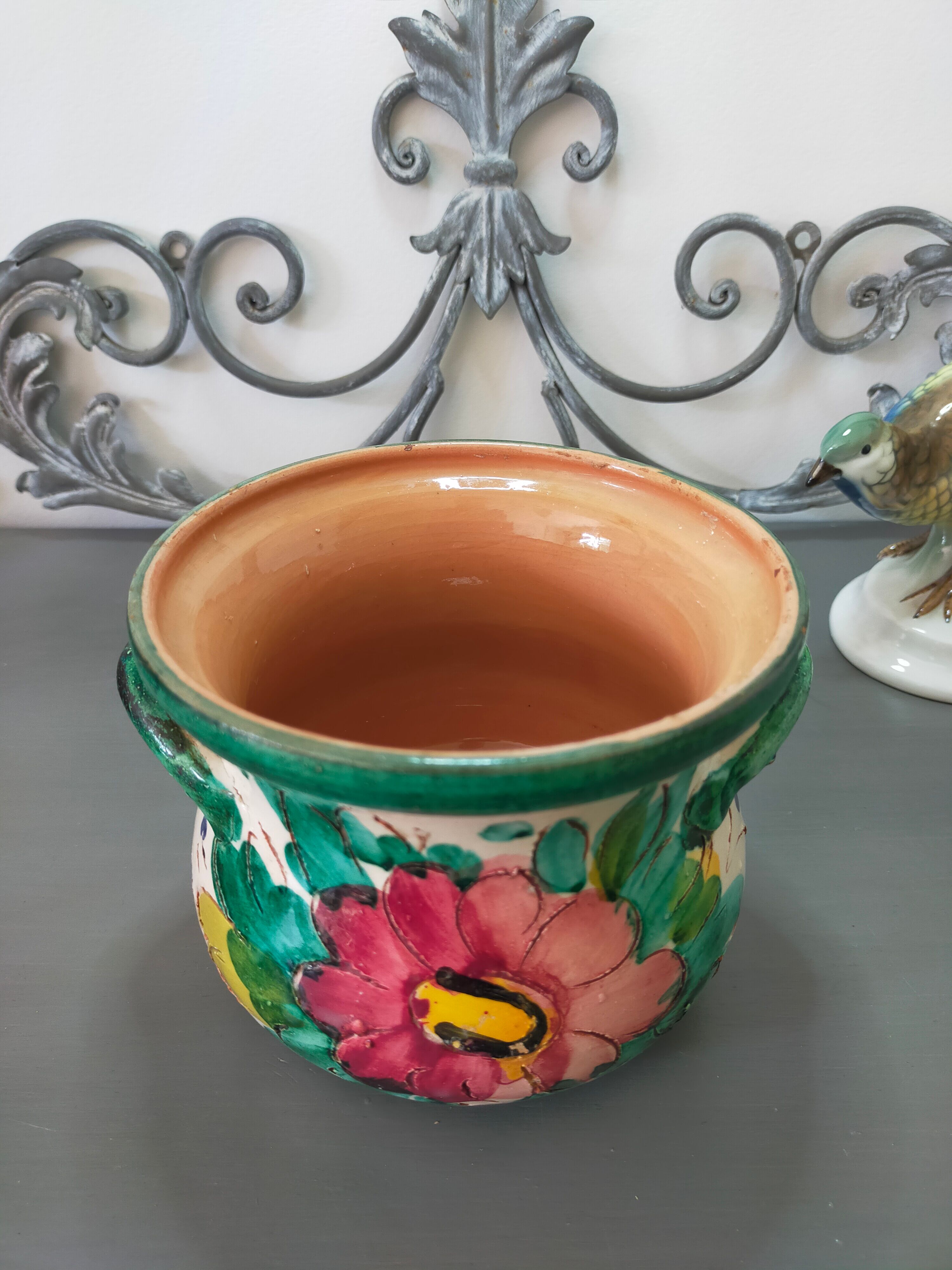 Cache pot en terre cuite Sgraffito années 60