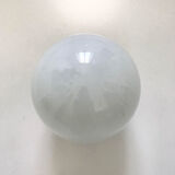 Plafonnier boule opaline années 40