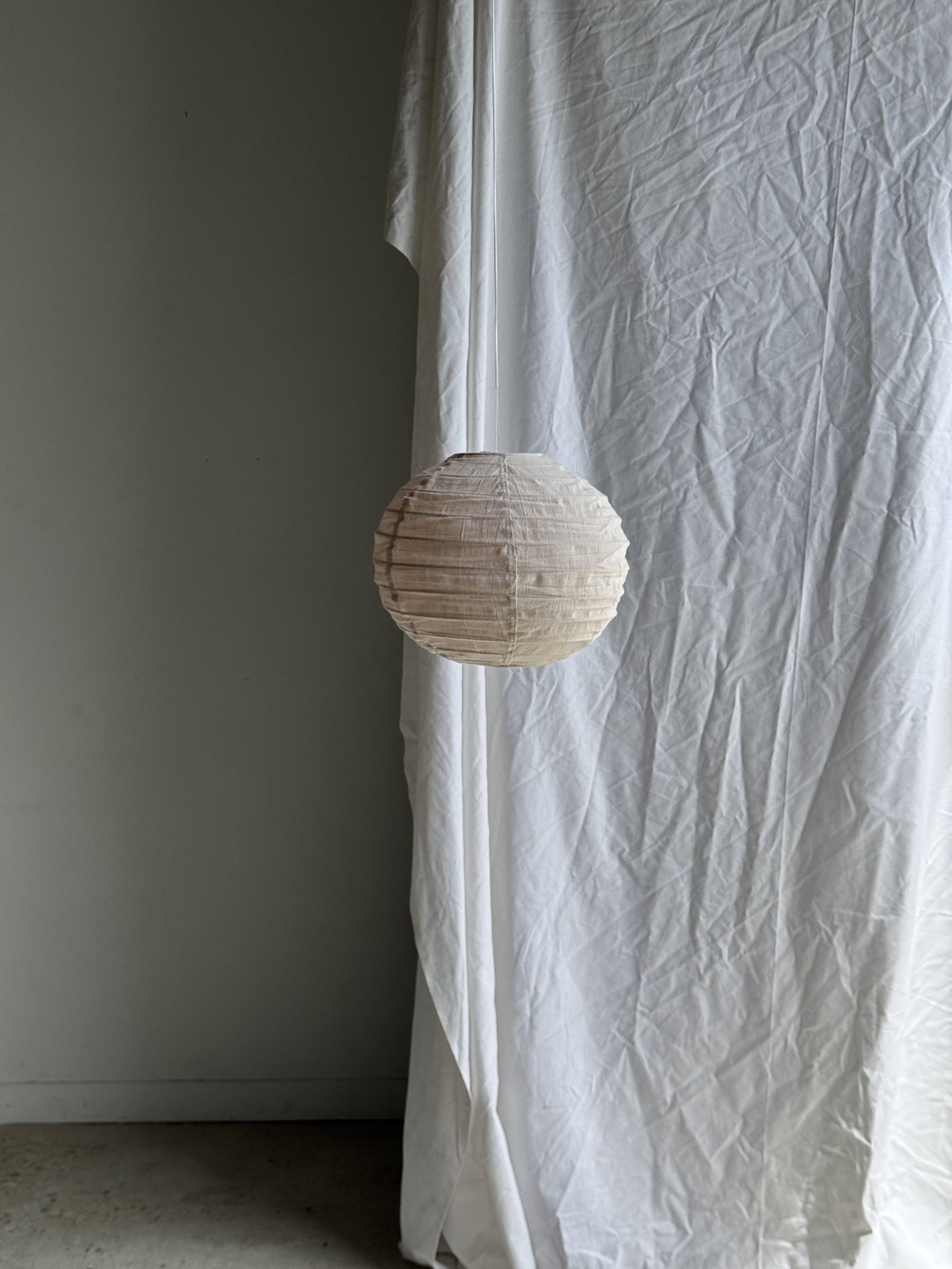 Small round pink rattan and natural linen Japanese-style pendant light D30