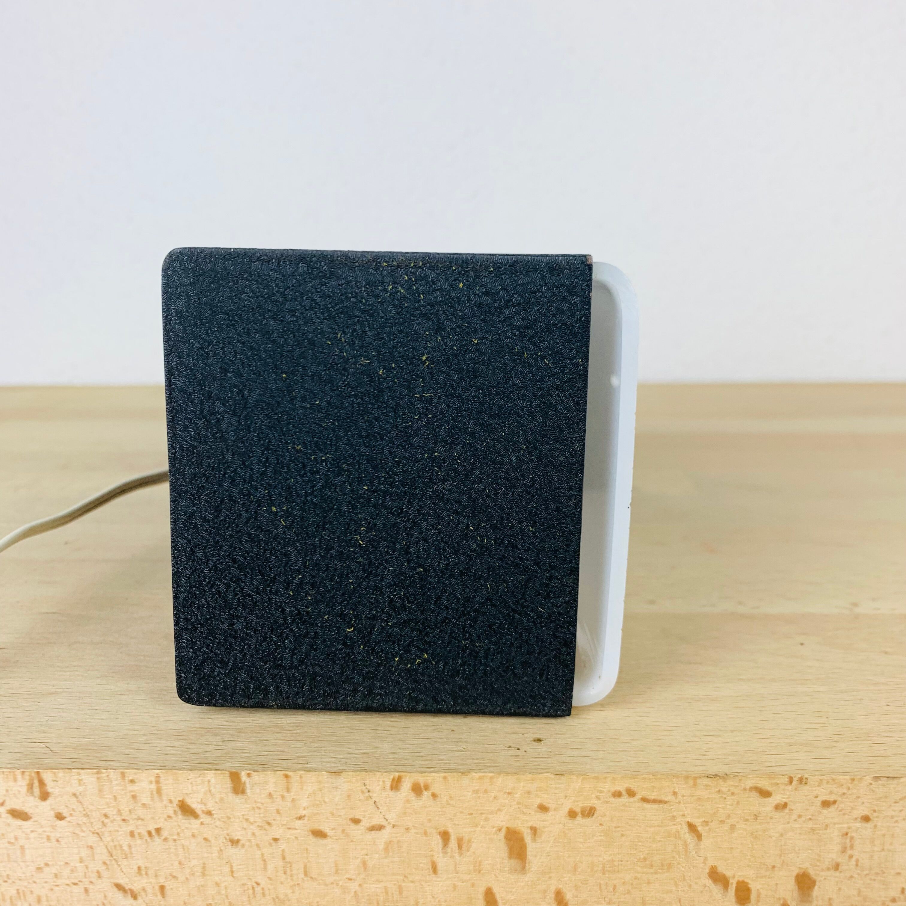 Lampe années 50 noire et dorée