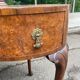 Console lady's desk in walnut burl from the early 20th century.