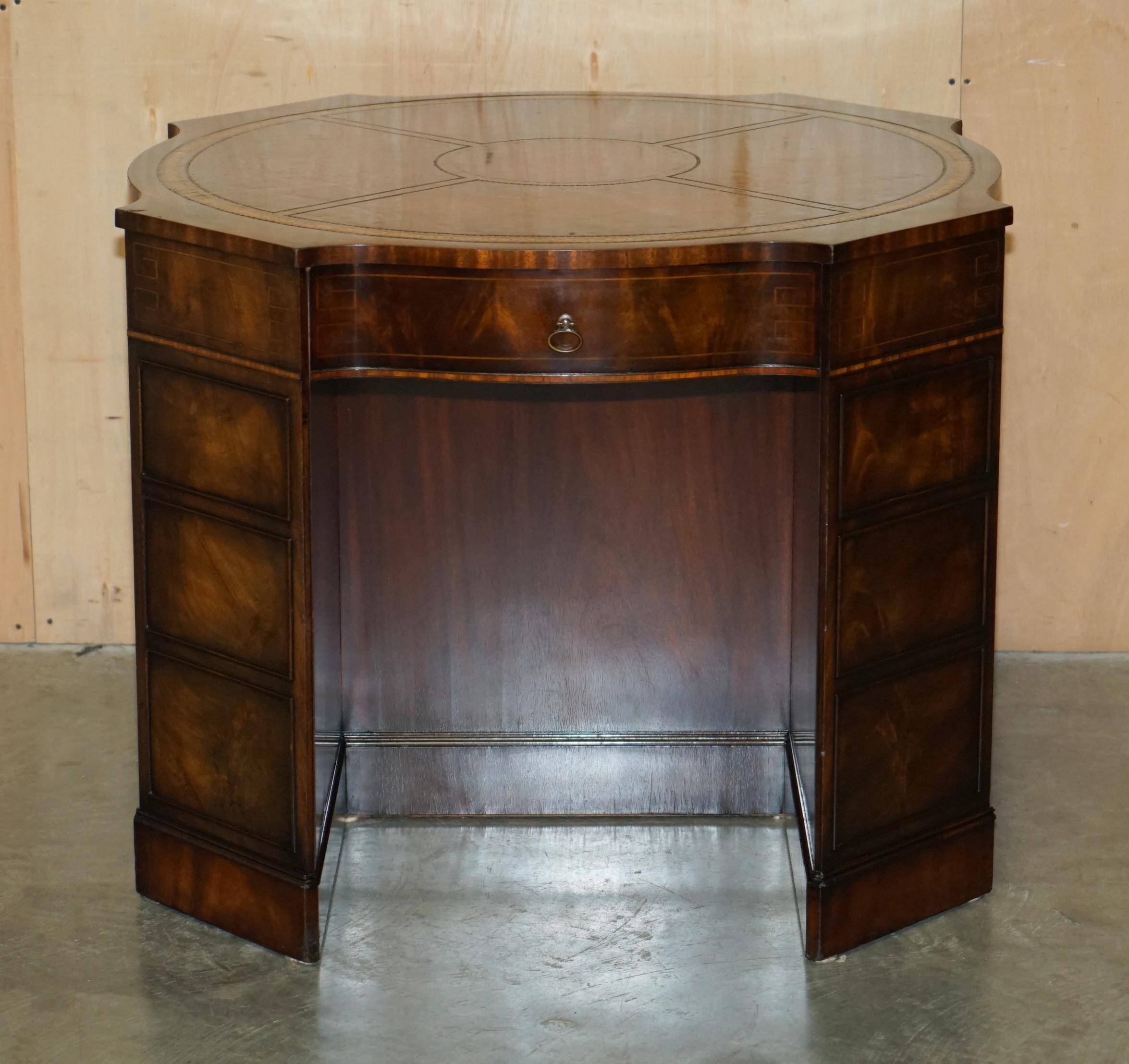 Bureau à piédestal en cuir teint à la main pour 2 personnes