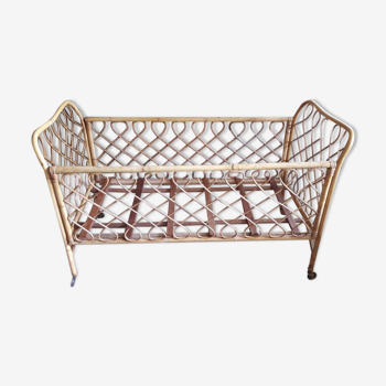 Rattan cradle bed