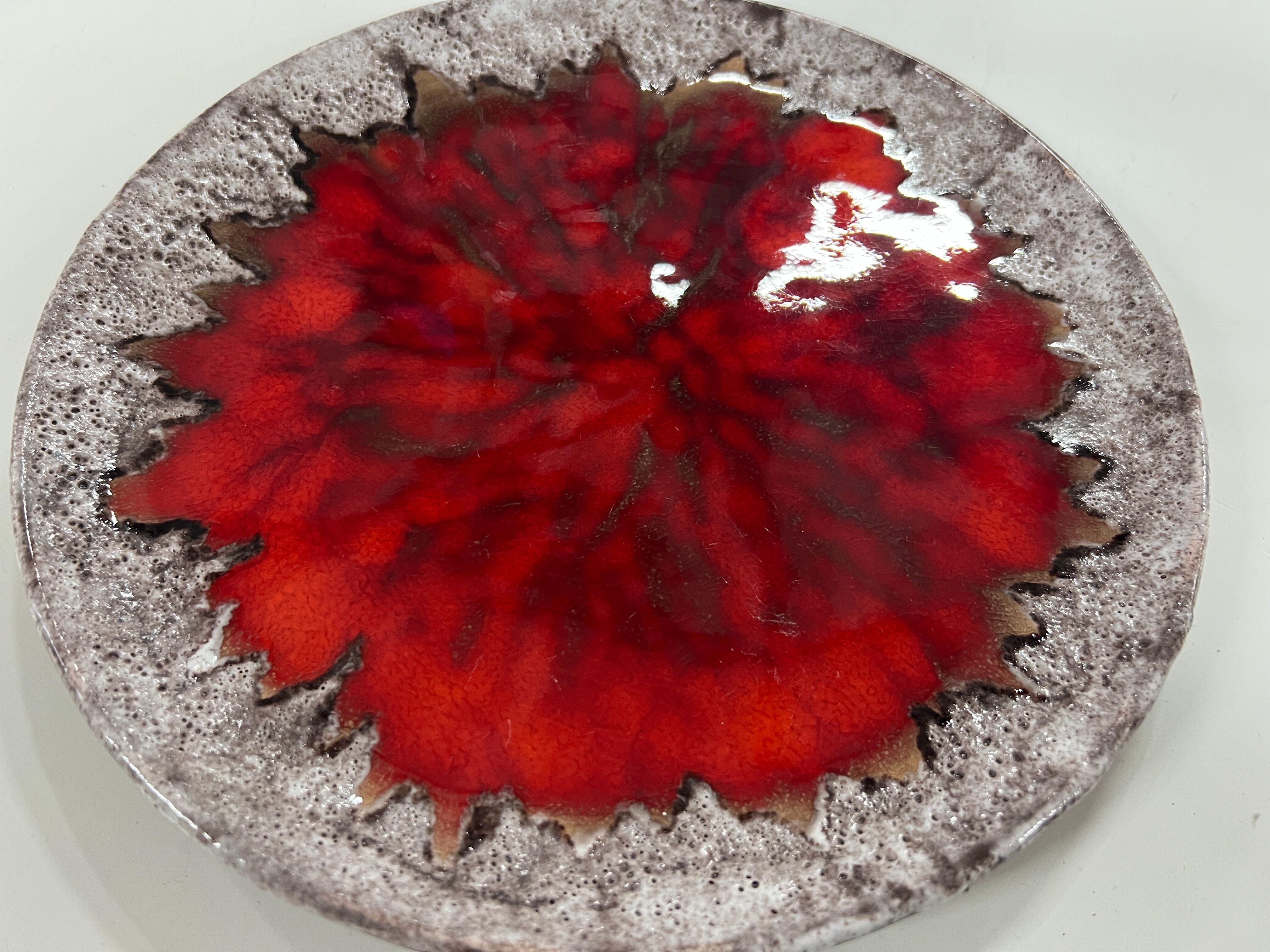 Artisanal plate for decoration