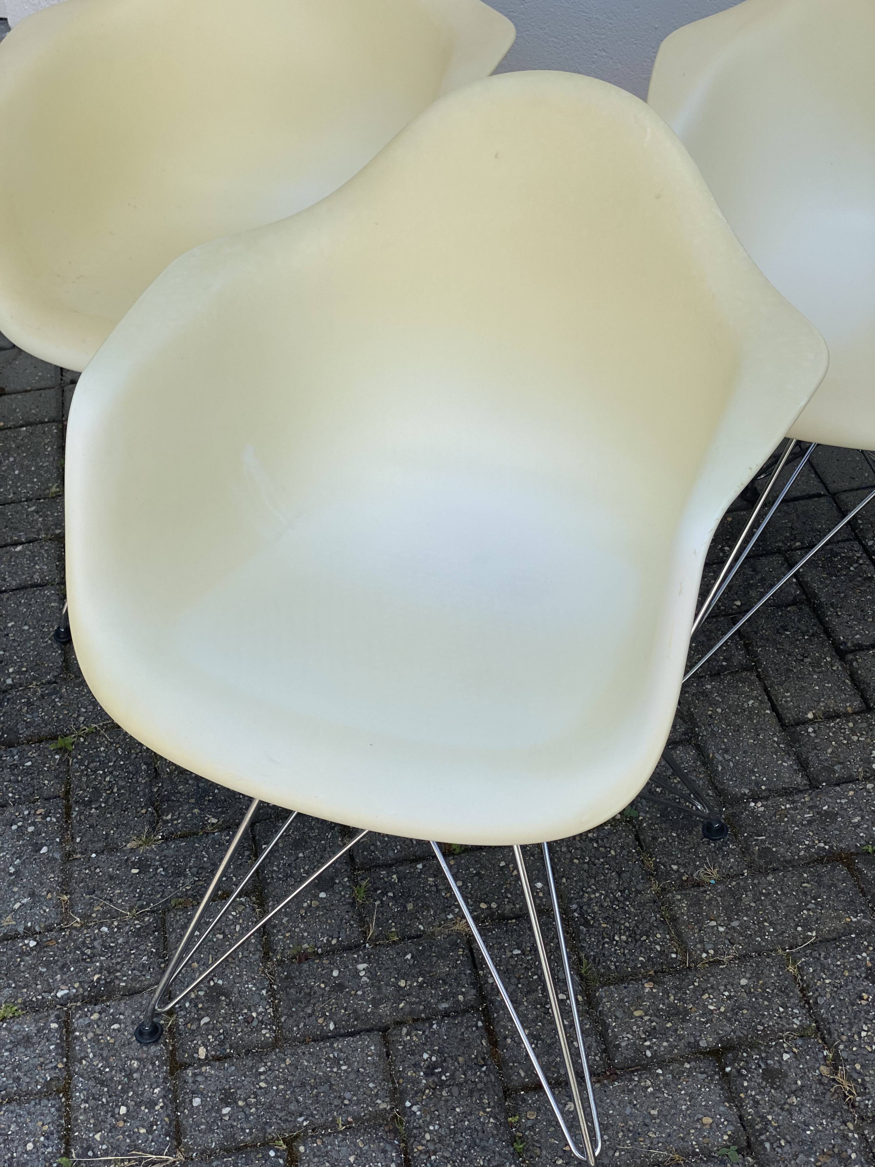 Set of 3 armchairs by Charles and Ray Eames for Vitra edition