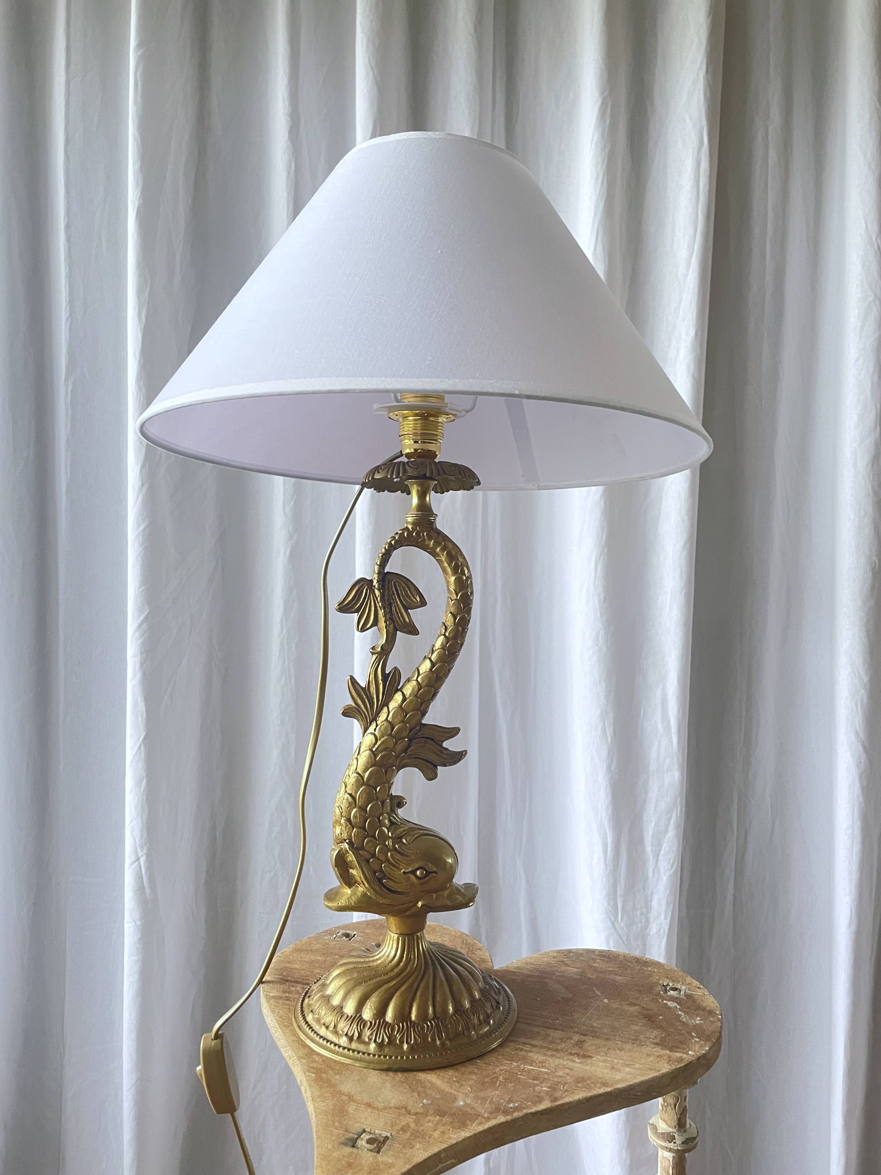 Lampe dauphin en bronze doré style Louis XV