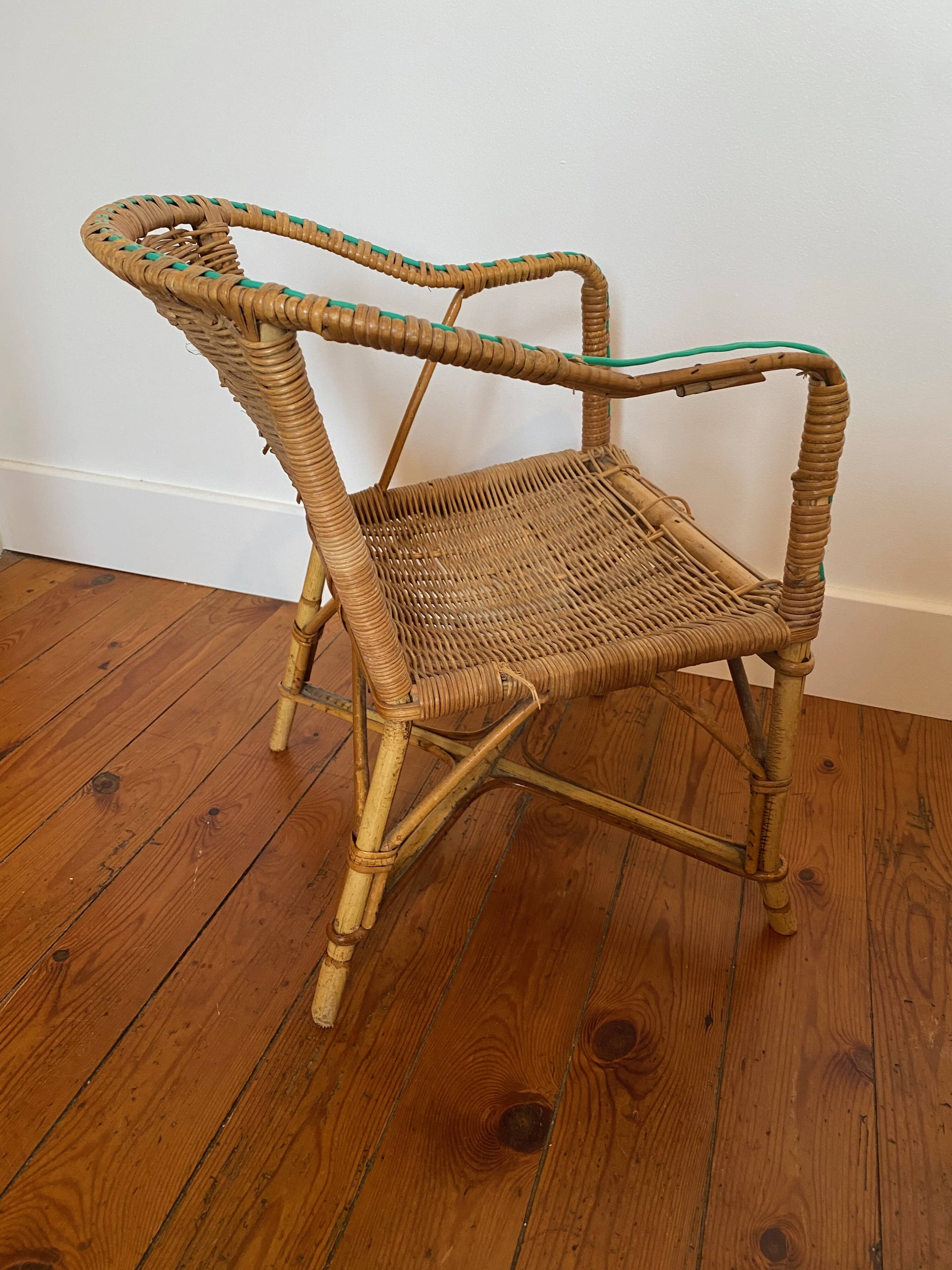 Ensemble table + chaise enfant en rotin.