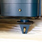 Commode bleue et noire, XXe siècle