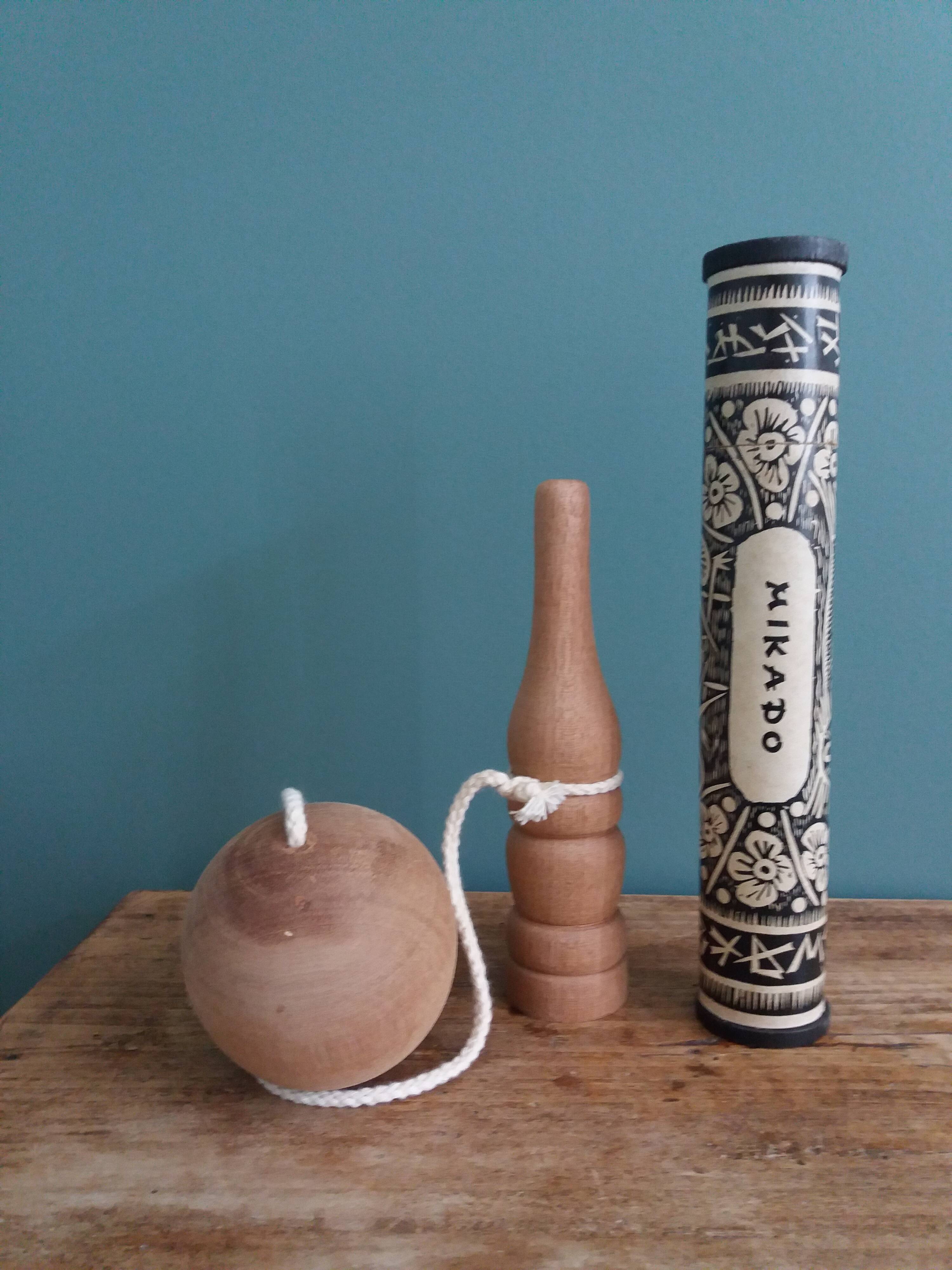 Bilboquet en bois brut