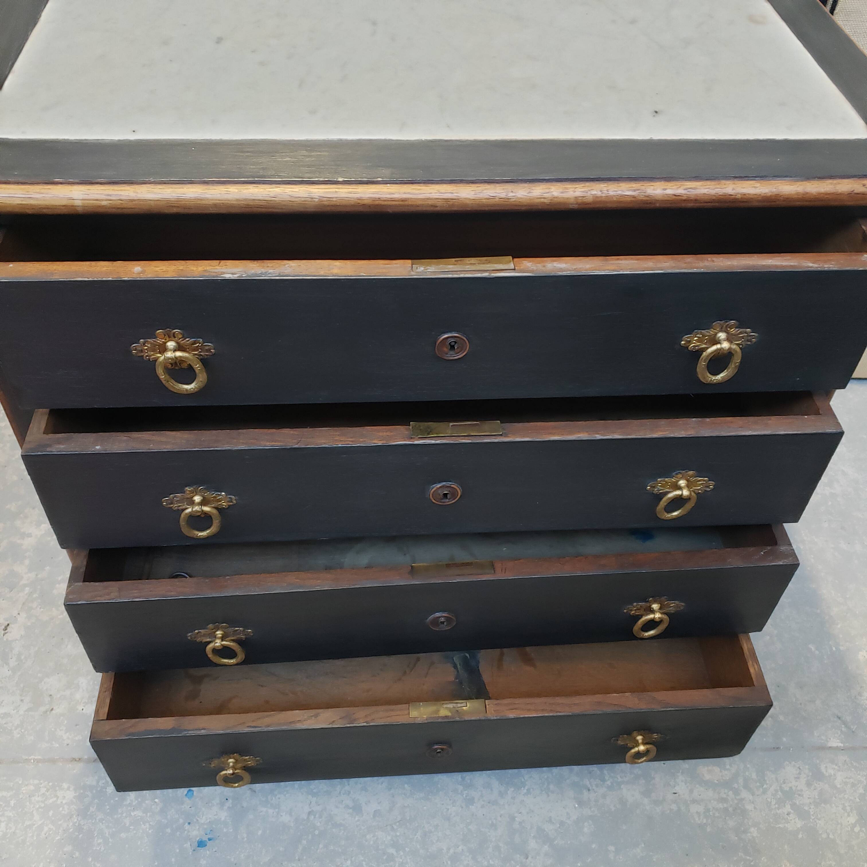 4 drawer chest of drawers