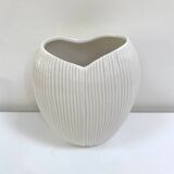 Vase graphique blanc strié