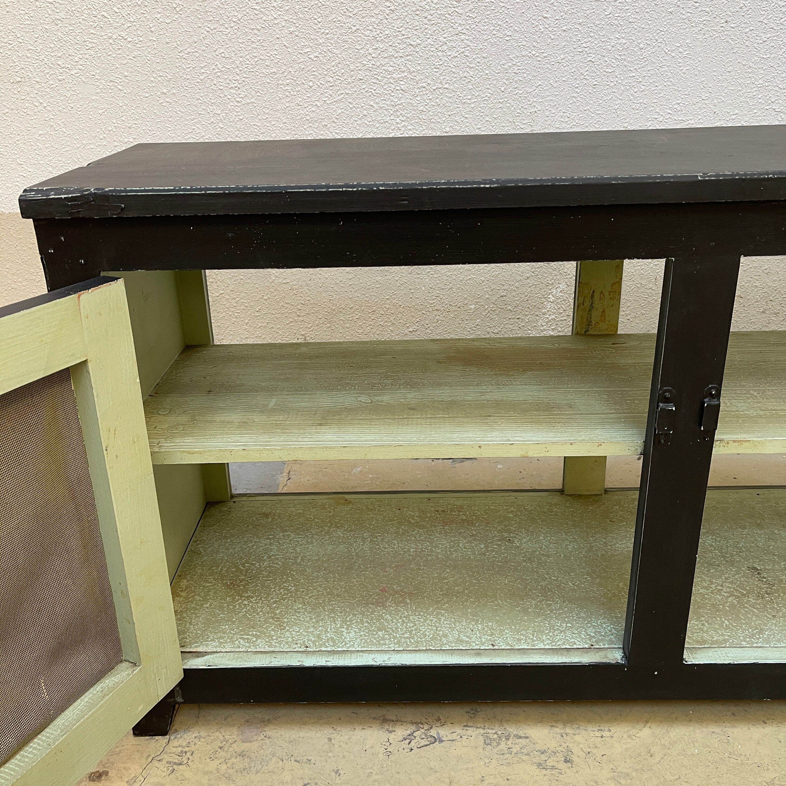 Commercial display cabinet