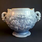 Art Nouveau flowerpot in Nimy slip, highlighted with a gold border