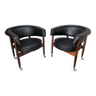 Pair of Beg armchairs by sergio Rodrigues 1960