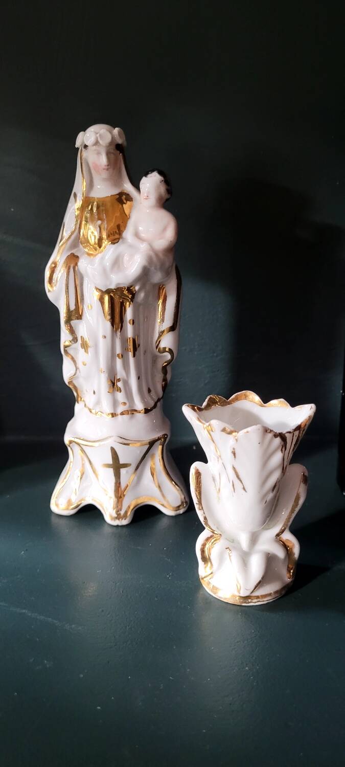 Virgin and Child + small vase. Gilded with fine gold