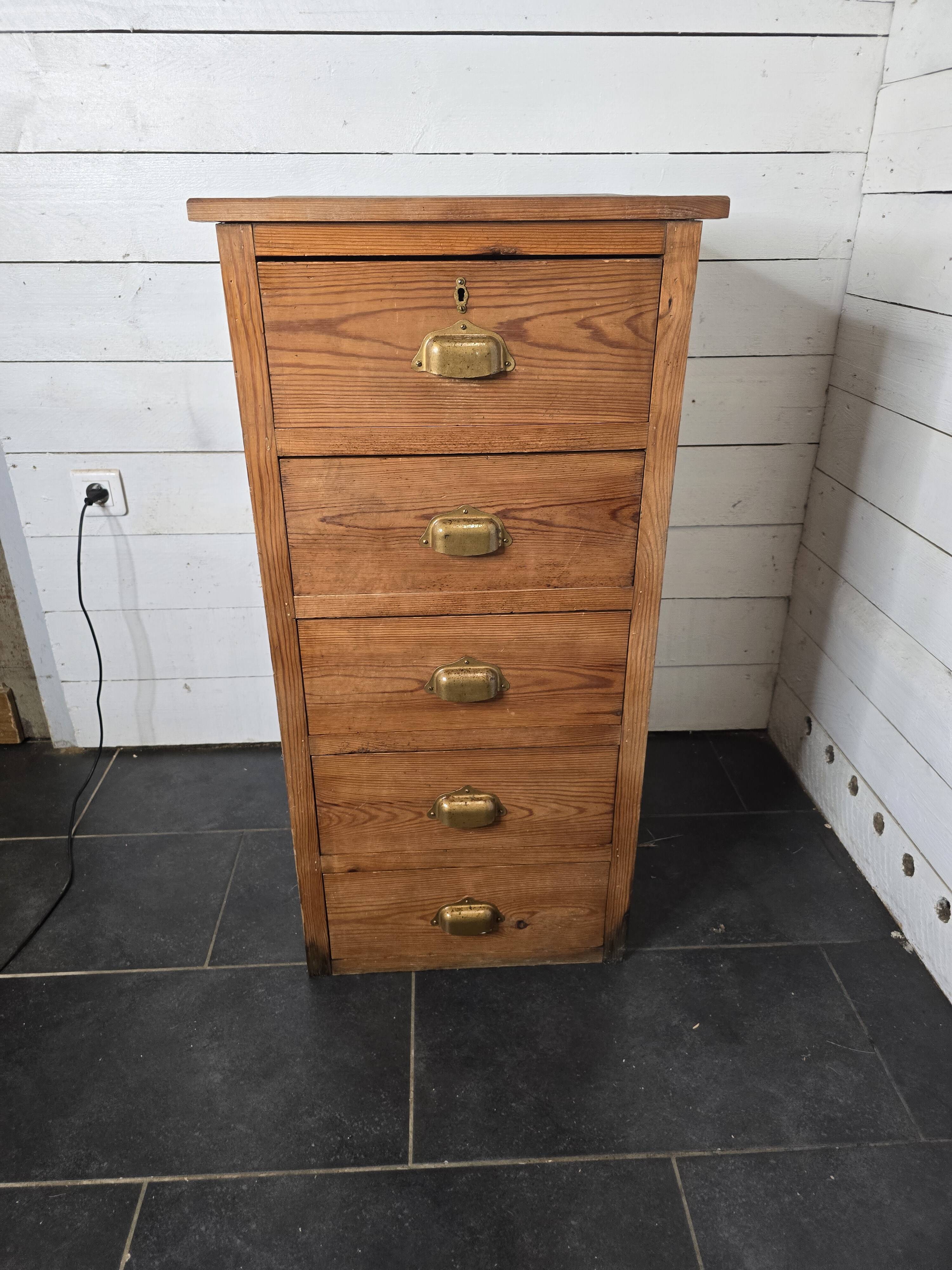 Craft cabinet with 4 drawers