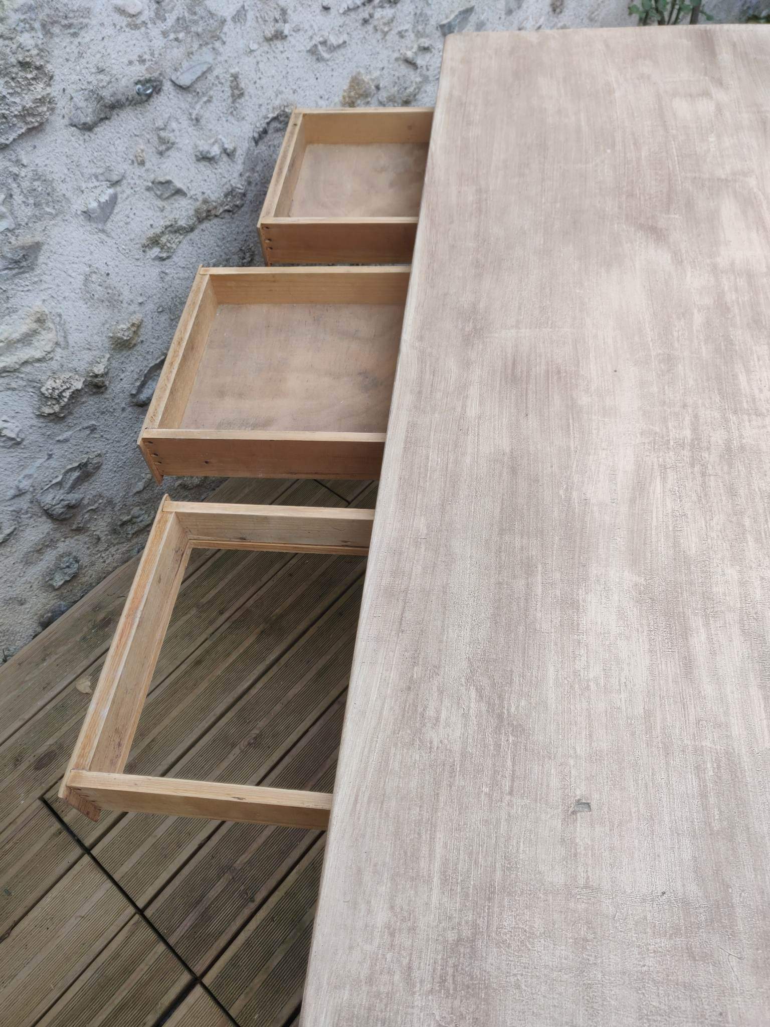 Table 6 wooden drawers