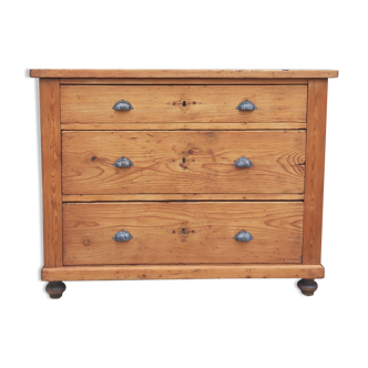 Solid pine chest of drawers