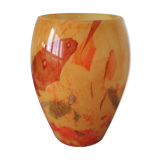 Soisy vase on school