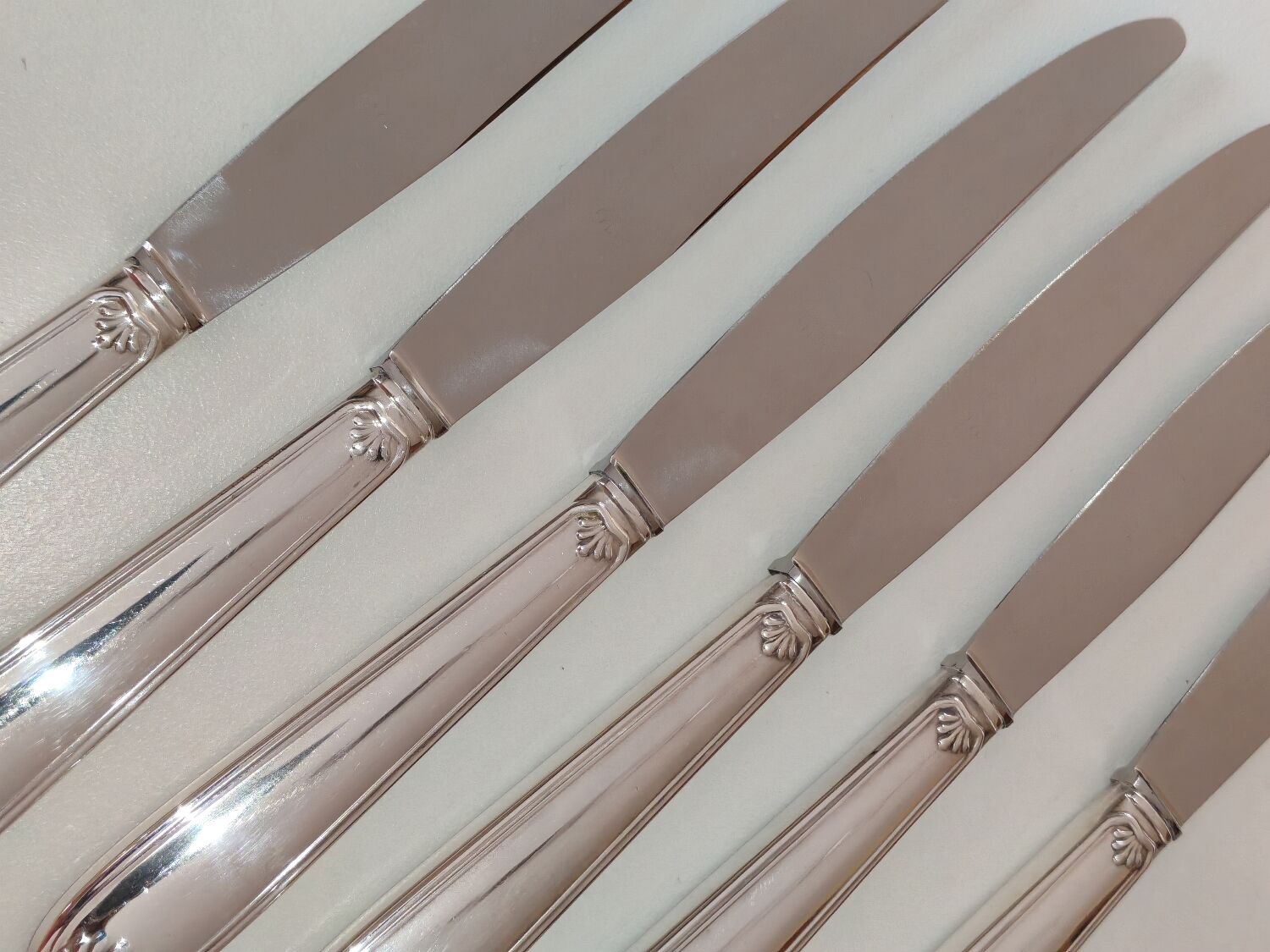 Silver-plated metal cheese knives