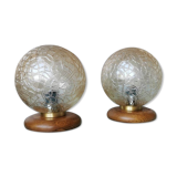 Lumières de table bois avec capot en verre doré années 70