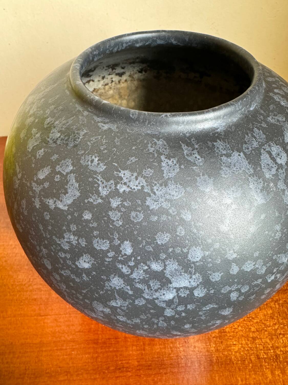 Molin ceramic ball vase 80s/90s
