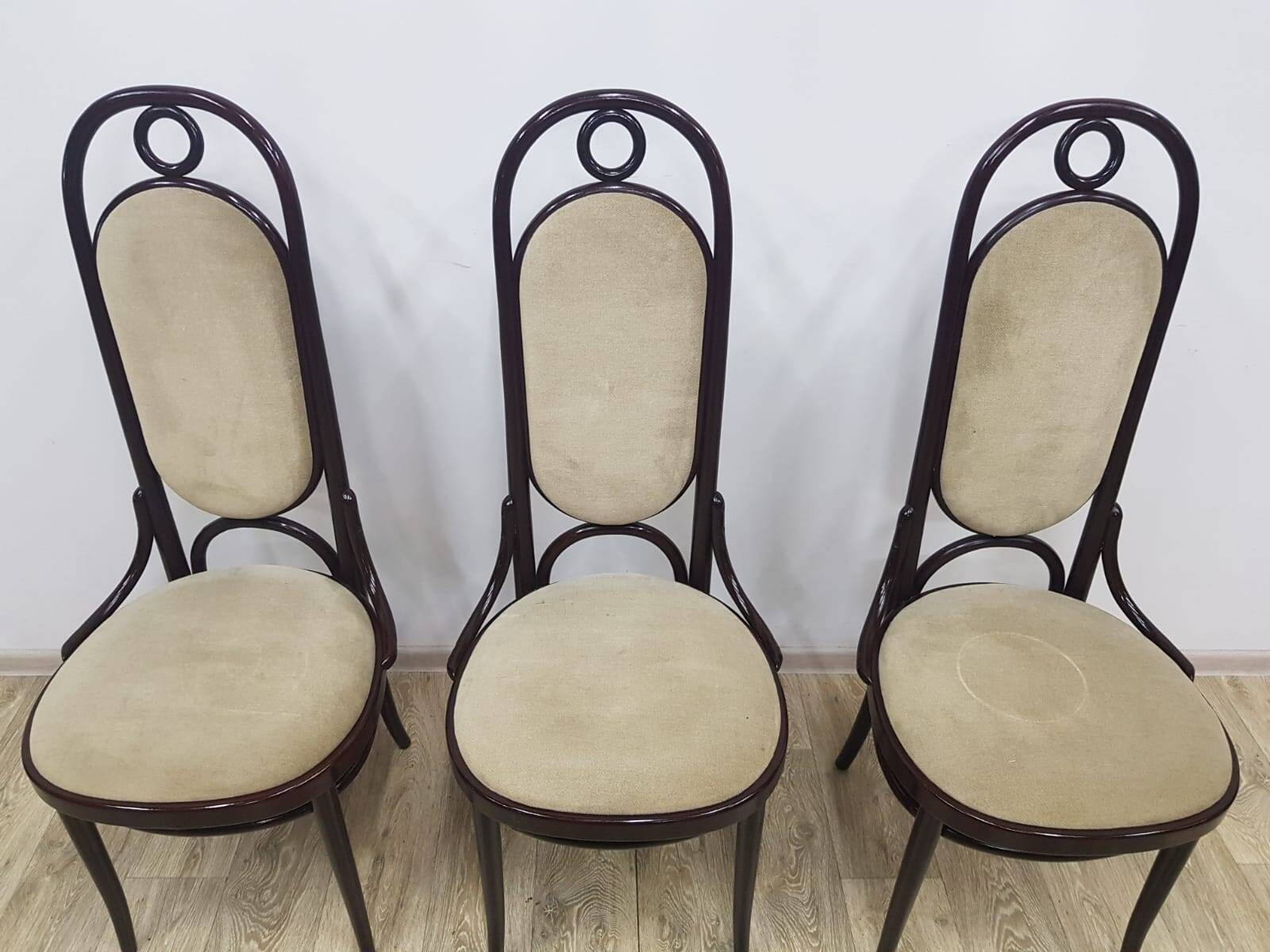 Ensemble de trois chaises Thonet