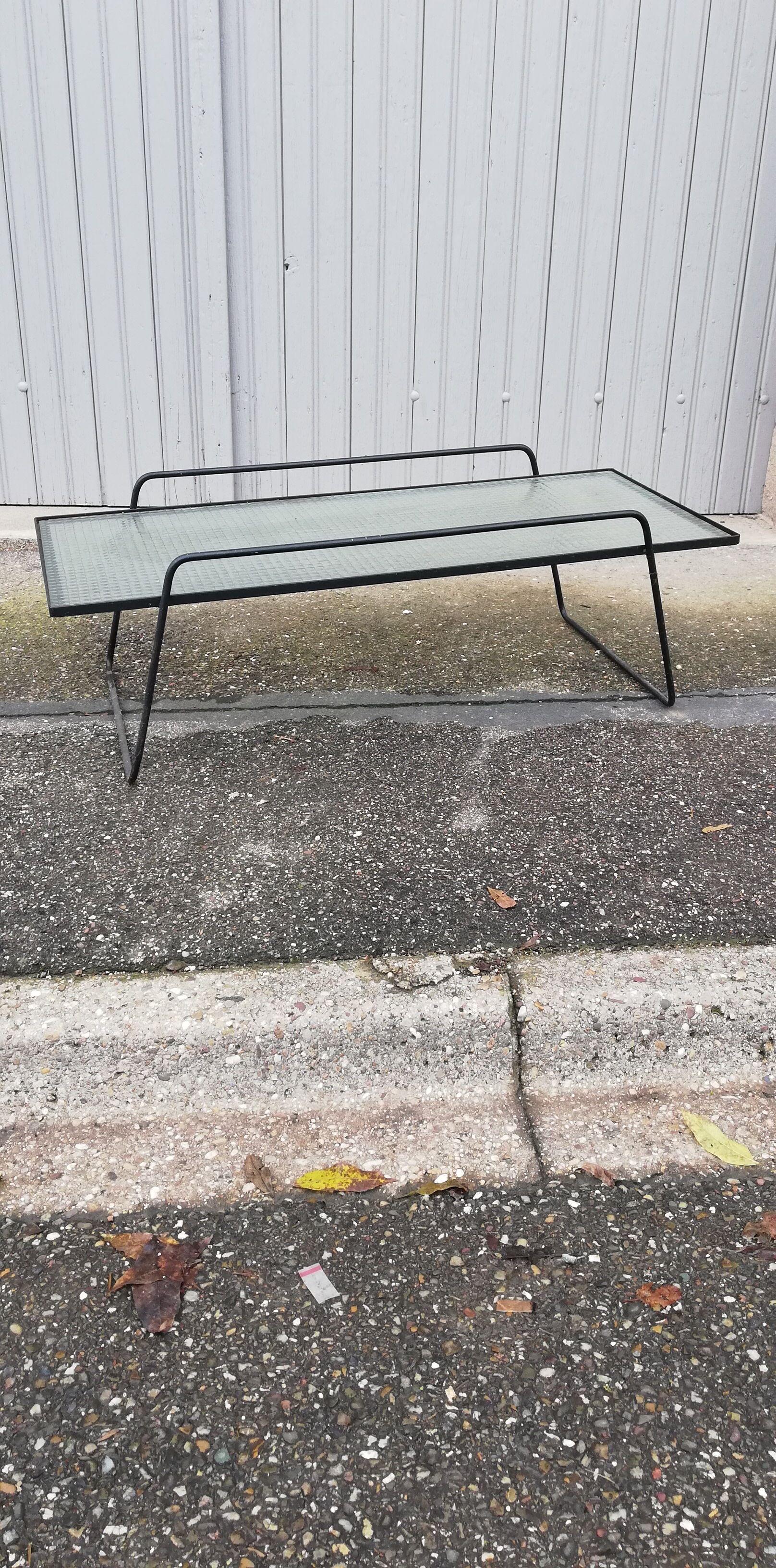 Table basse vintage fer forgé et verre