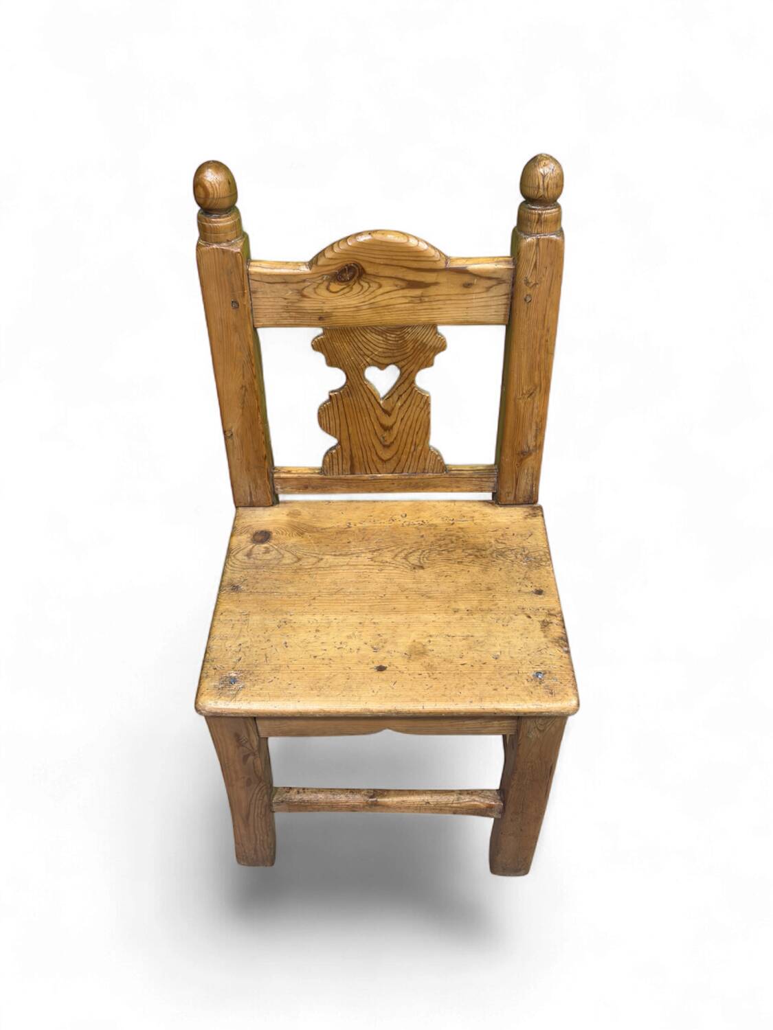 Chaise en bois primitive style brutaliste 19e siècle
