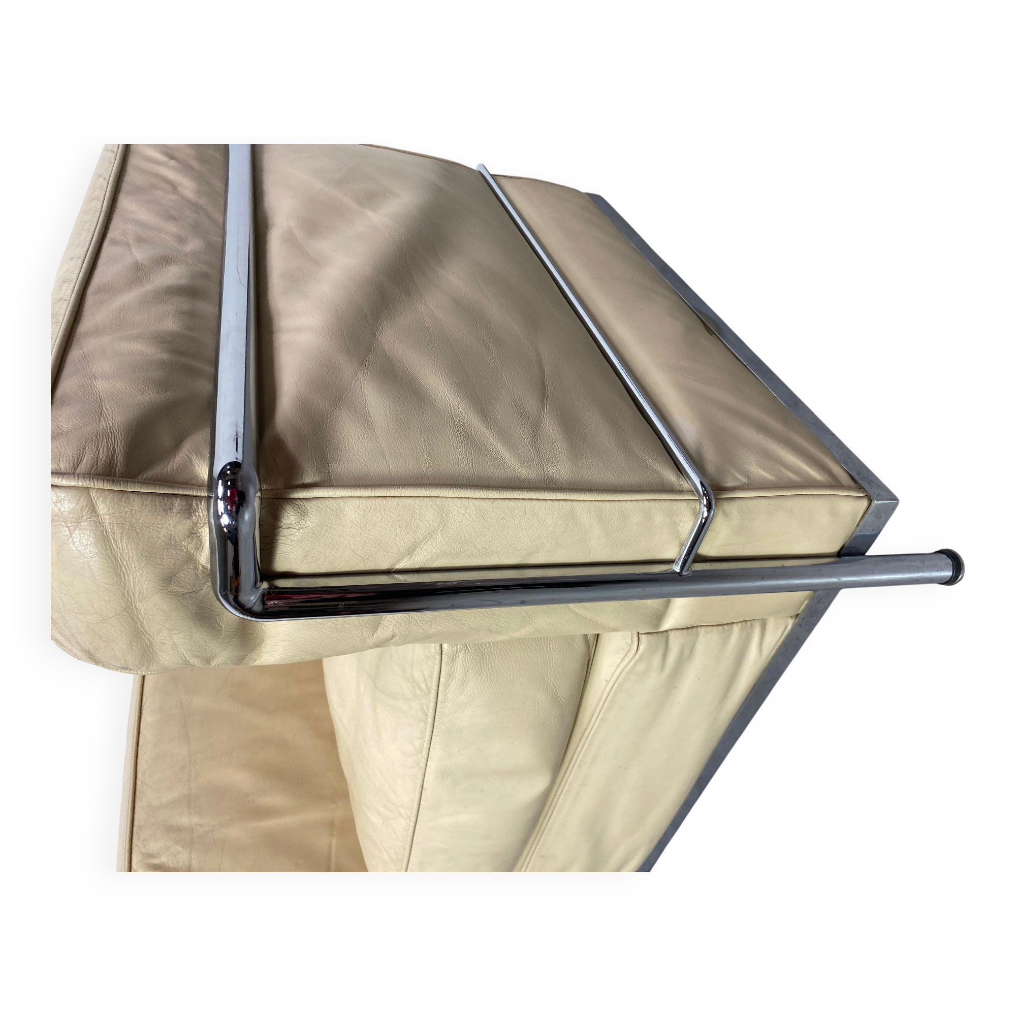 Fauteuils clubs en cuir blanc LC2 par Le Corbusier pour Cassina