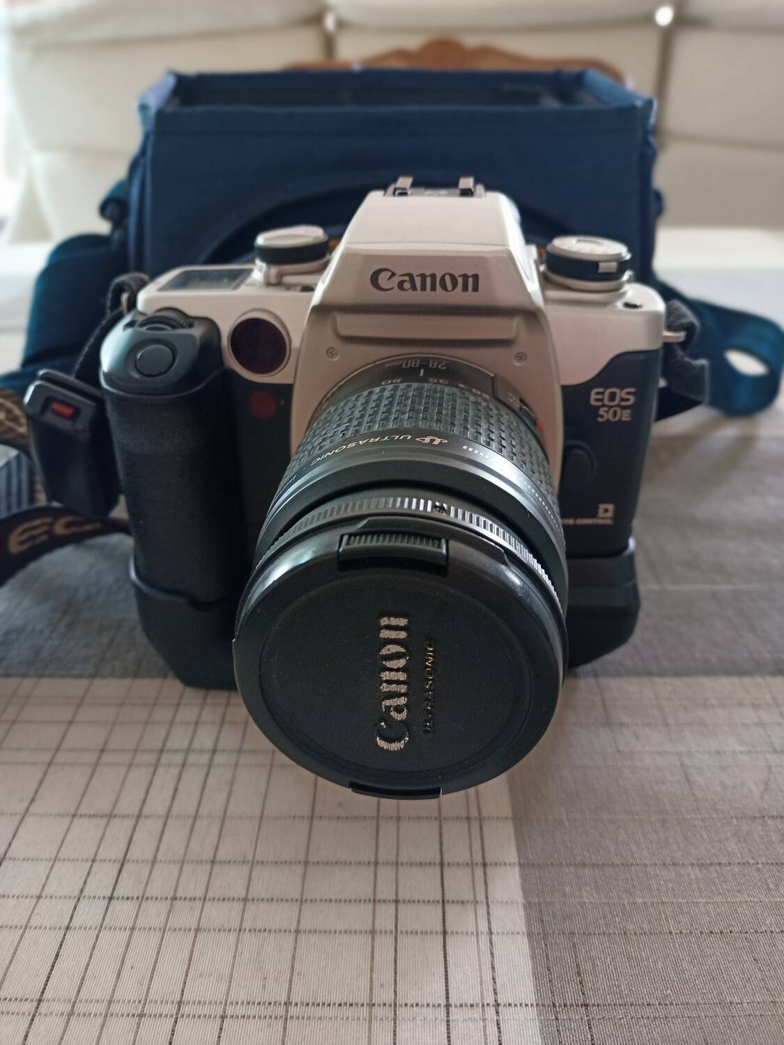 Canon EOS 50 Argentique + Objectif 28-80mm Zoom Lens EF - Très Bon état
