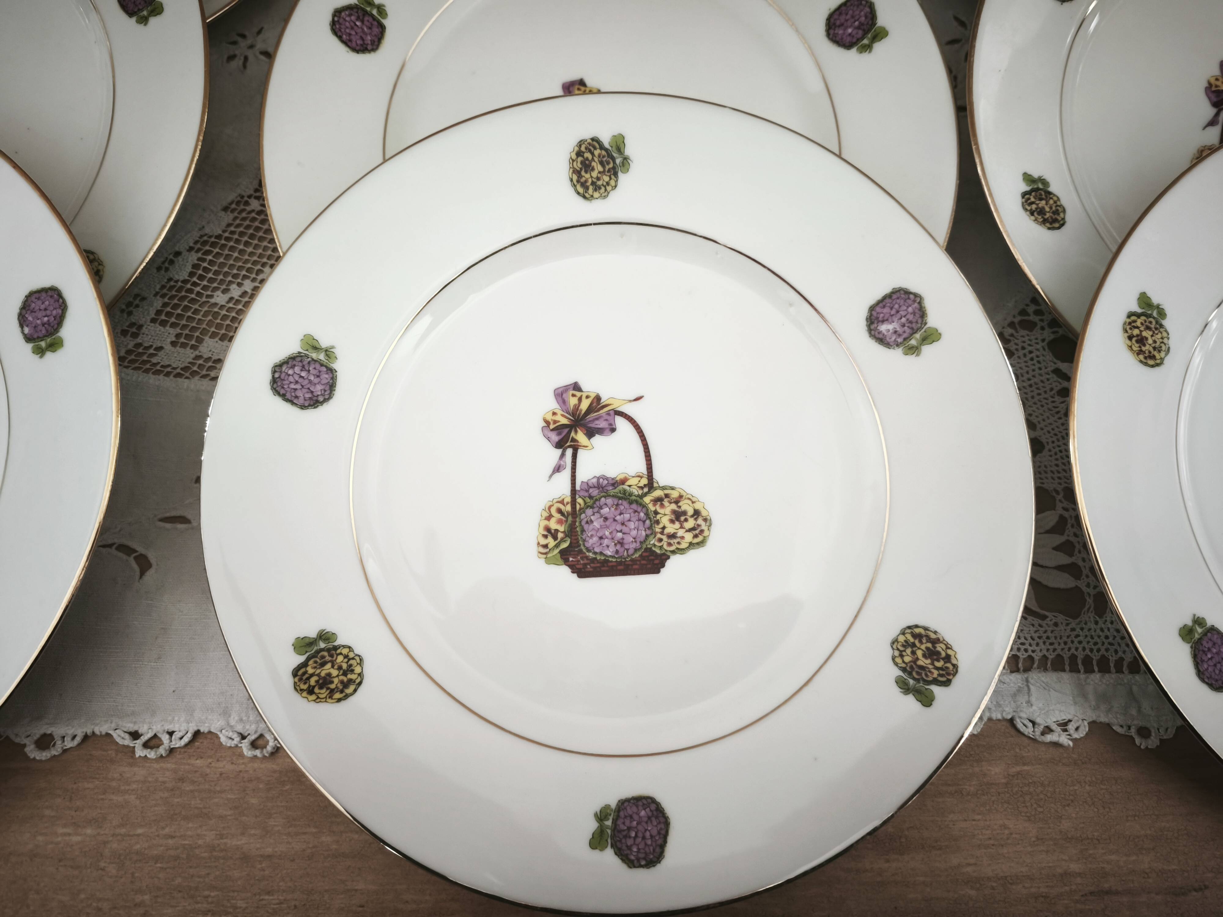 Set of 12 flat plates Limoges hydrangea basket design