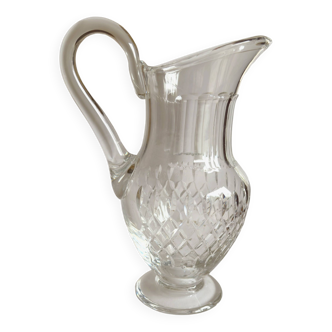 Glass or crystal carafe (uncertain)