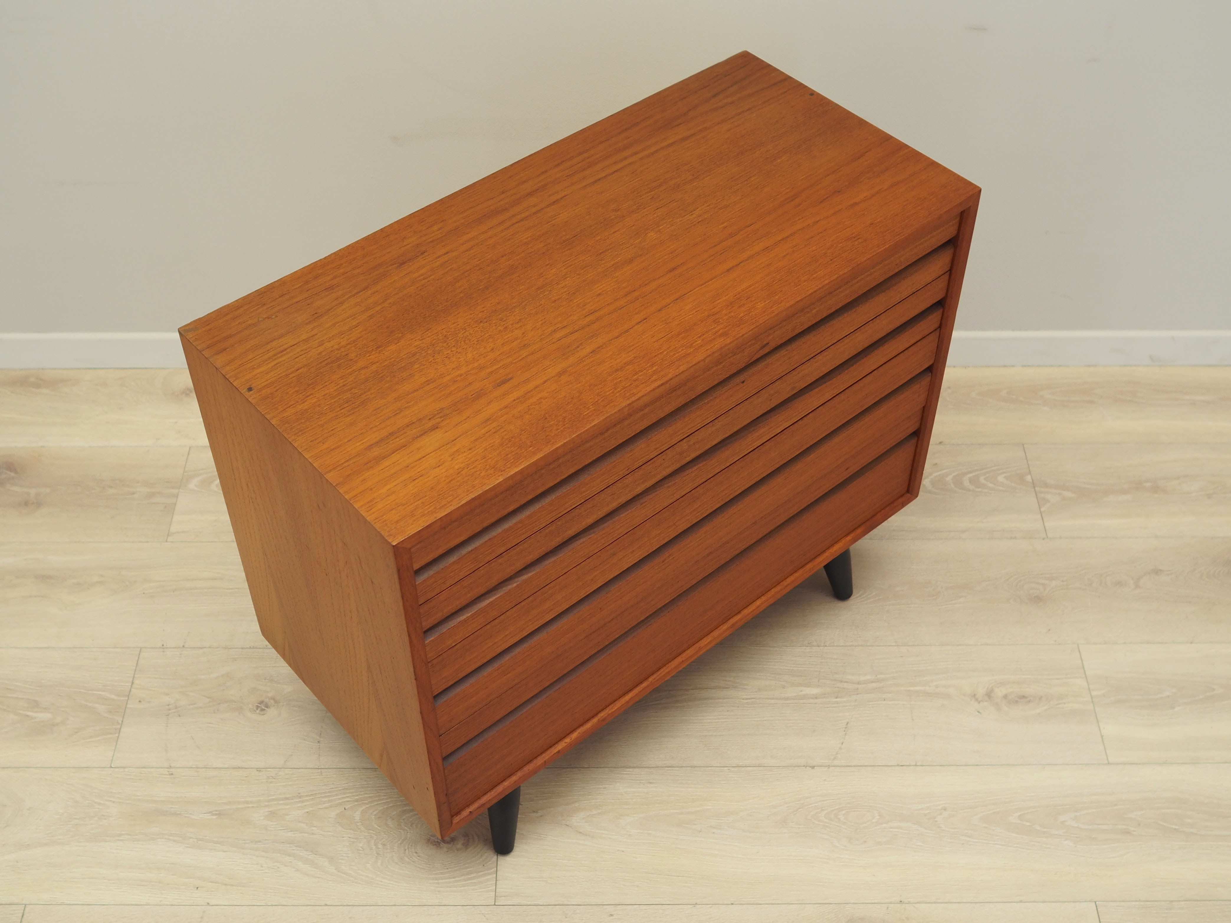 Commode en teck, design danois, années 1970, production: Danemark