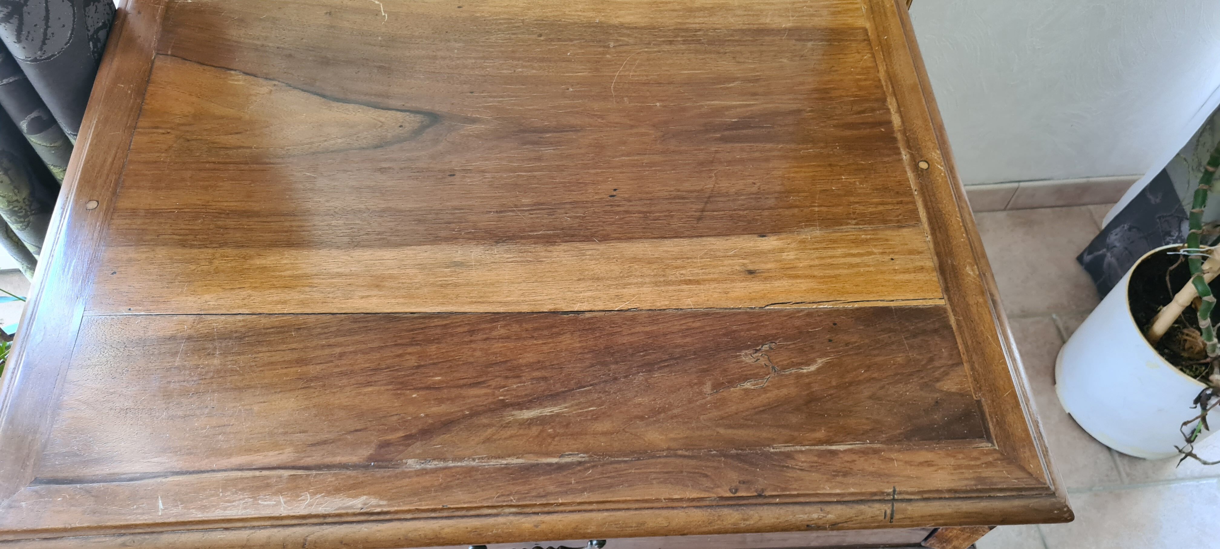 Louis XIII table