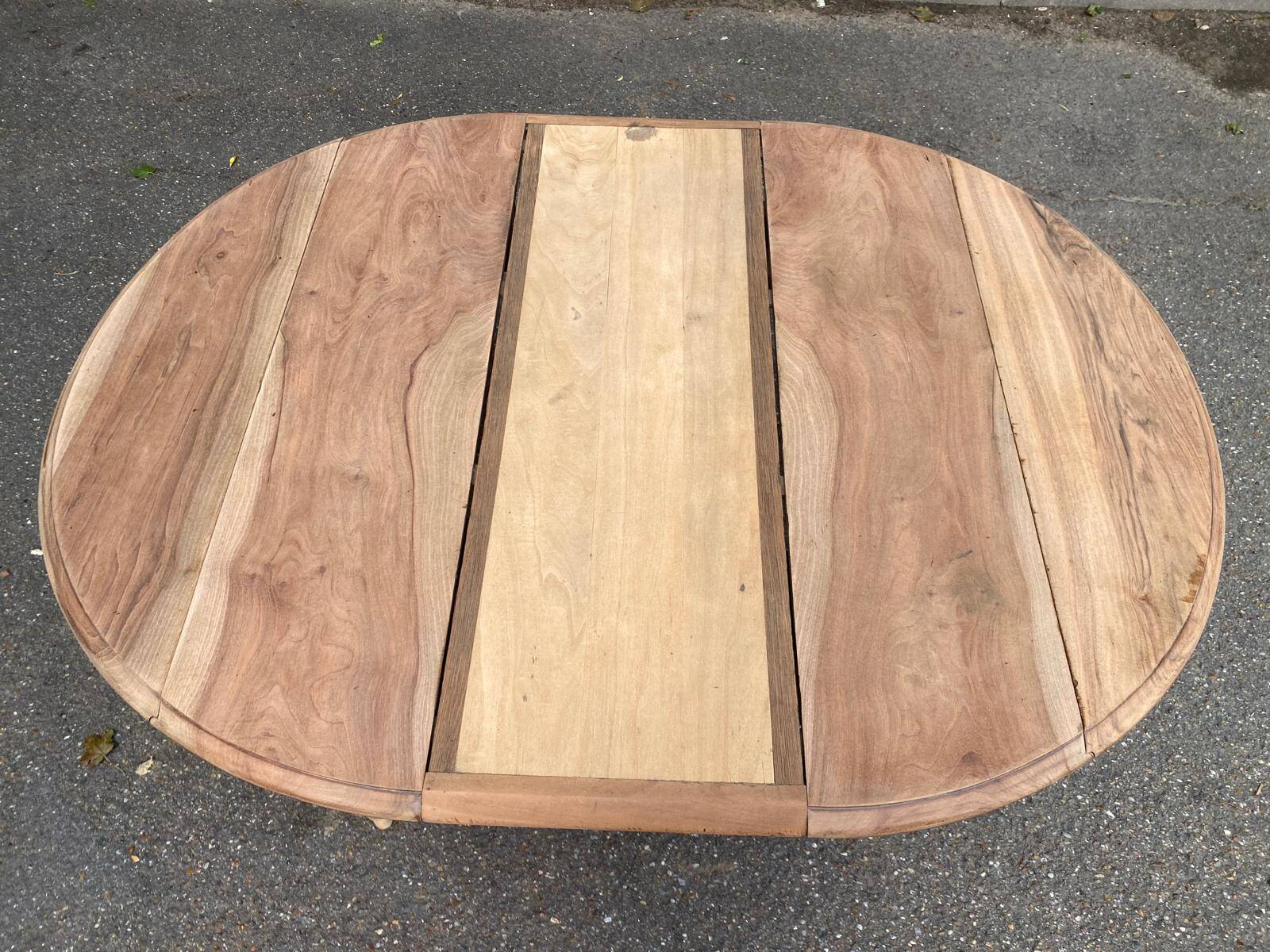 Renovated 18th century solid wood extendable round dining table with shutters