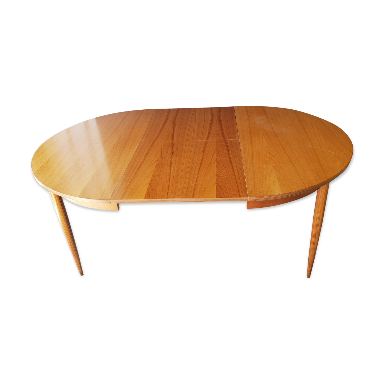 Scandinavian expandable table