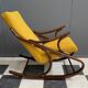 Rocking-chair en jaune par TON