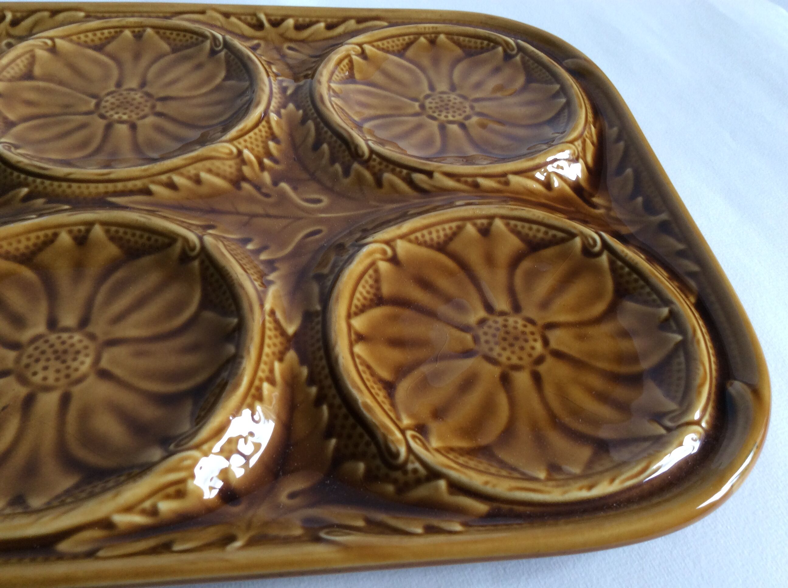 Gien Slurry dish, artichoke dish
