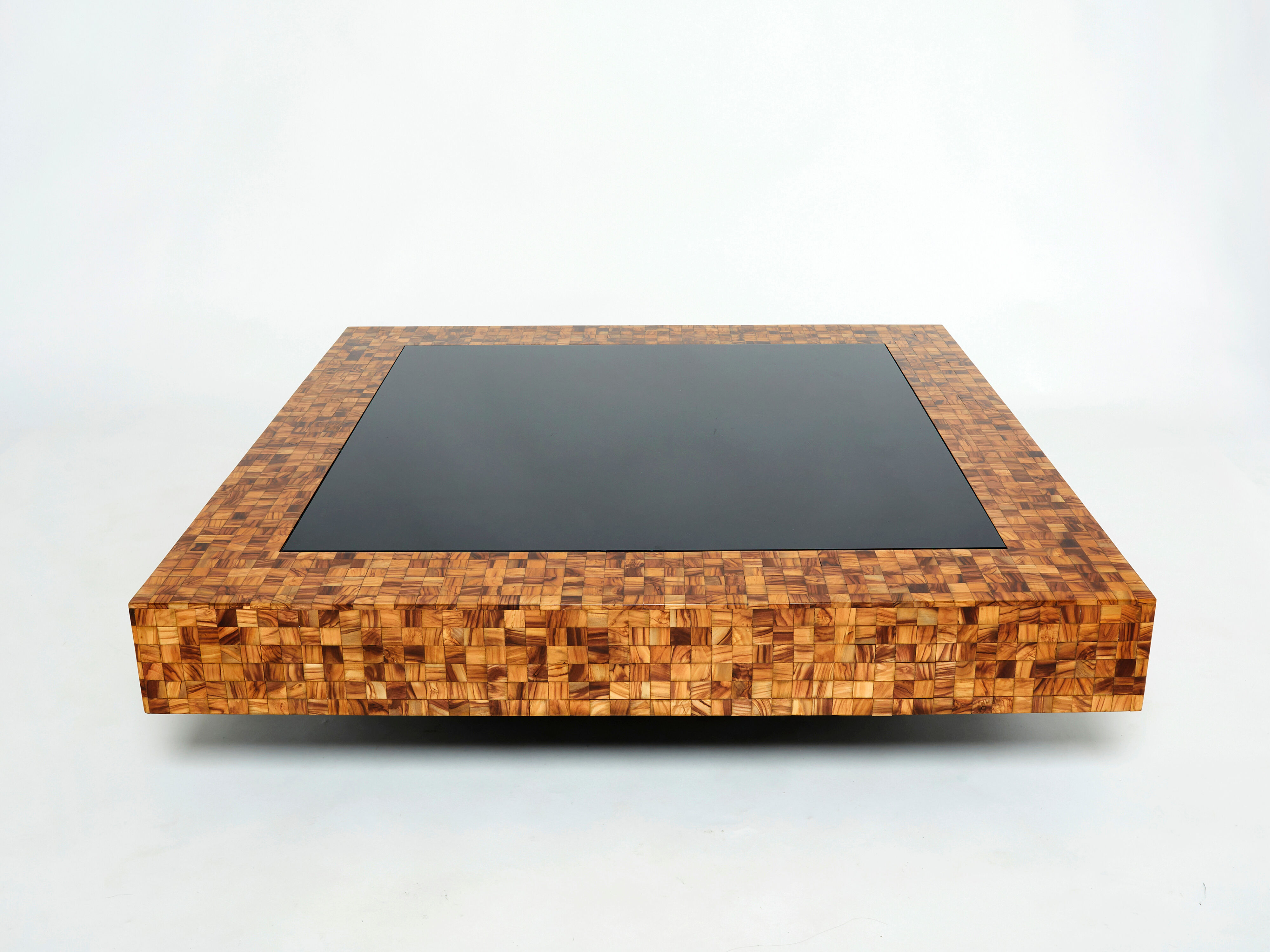 Table basse marqueterie de bois d’olivier par Sandro Petti 1970