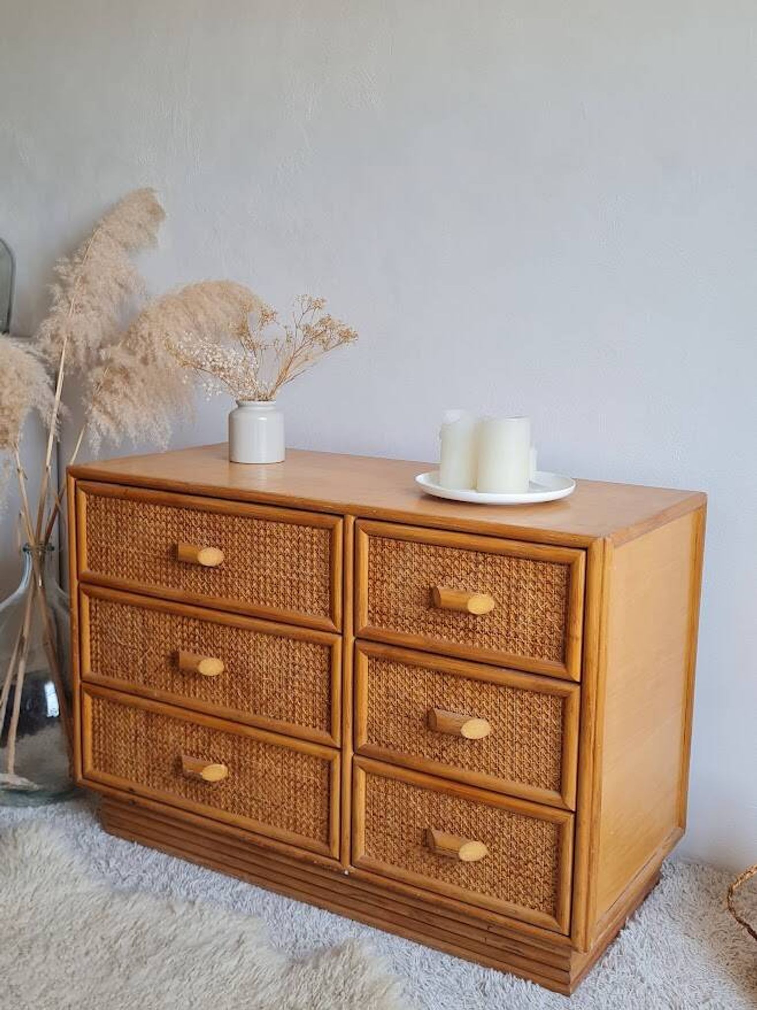 Commode en rotin, circa 1960