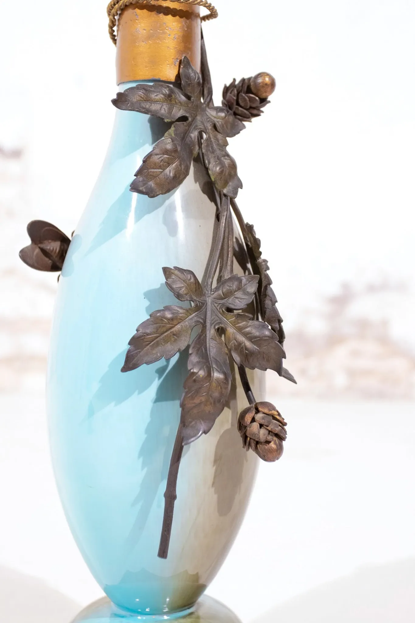 Art nouveau table lamp with bronze fly and hop leaves