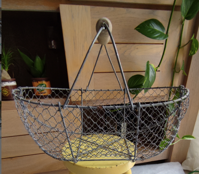 Panier vintage en métal et bois