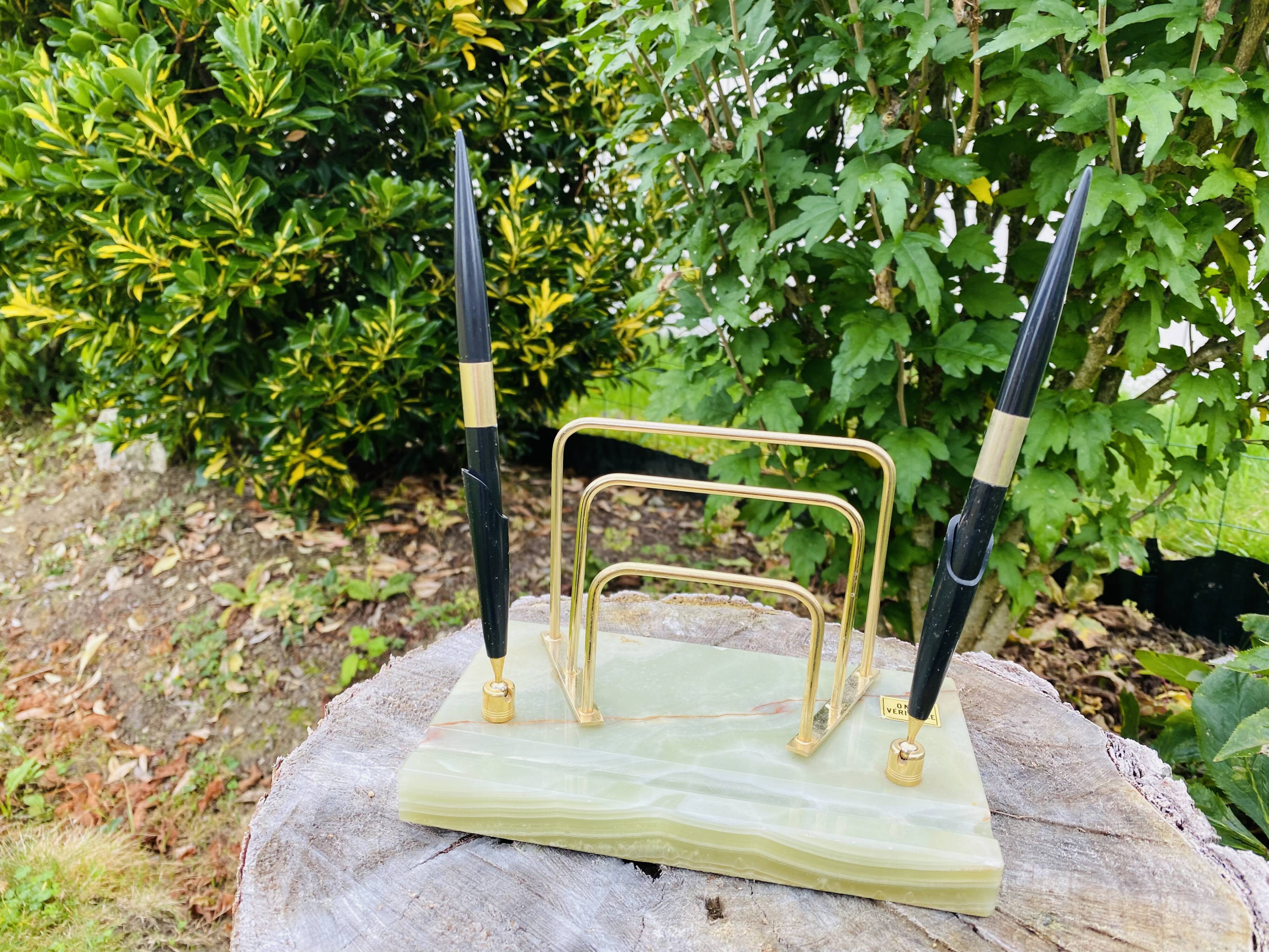 Letter holder, onyx mail rack