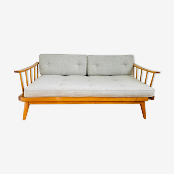 Vintage sofa day bed