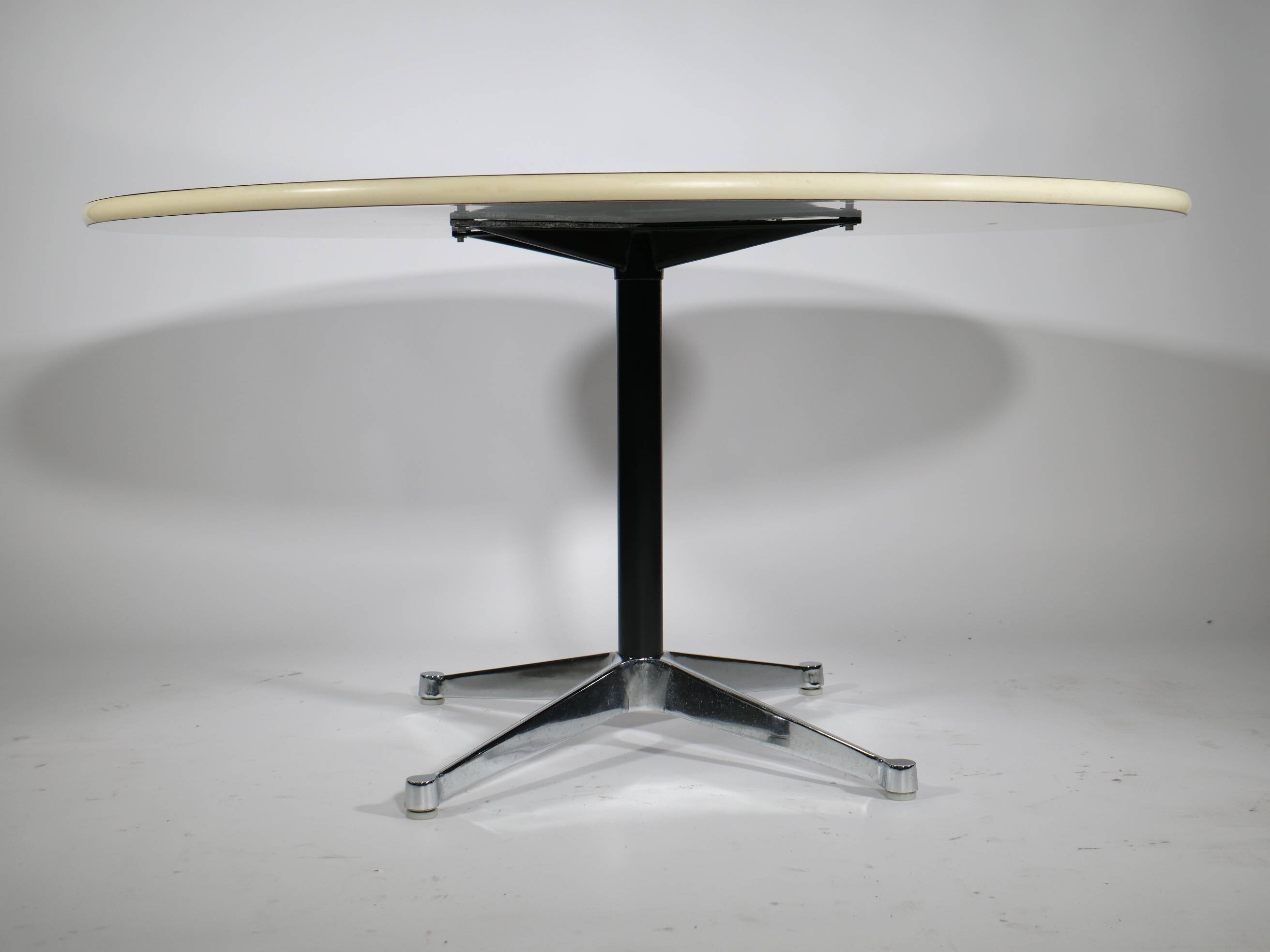 Eames Dining Table, Designed by Herman Miller – Mid-Century Vintage Table from the 1970s