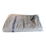 Drap ancien brodé métis fleur bleue dans la lisière 205 X 315 cm